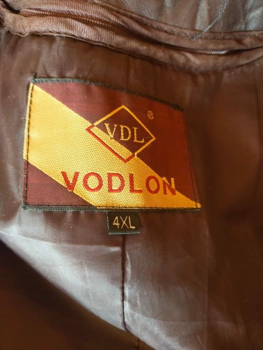 Продам демисезонное кожаное пальто