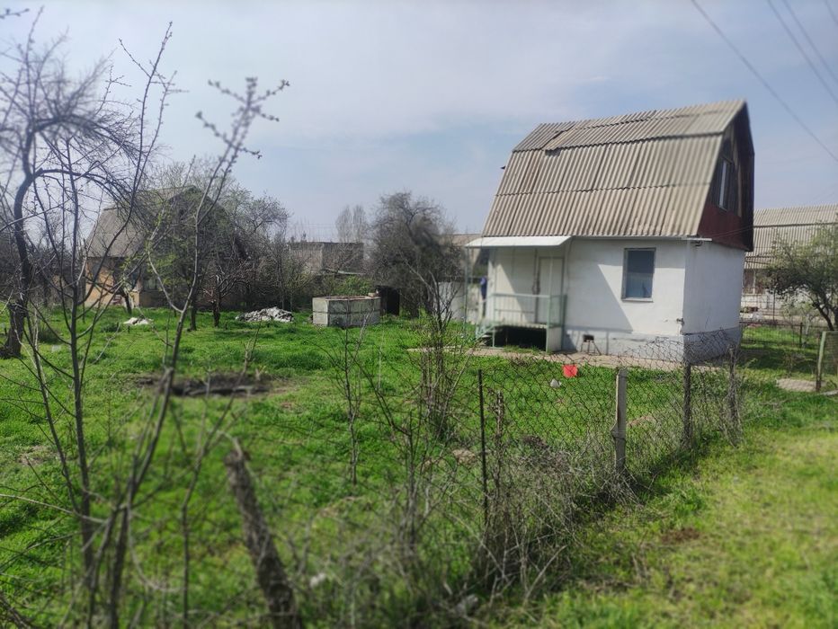 Uy sotiladi 6 sotx Dacha Jumabozor tarafda