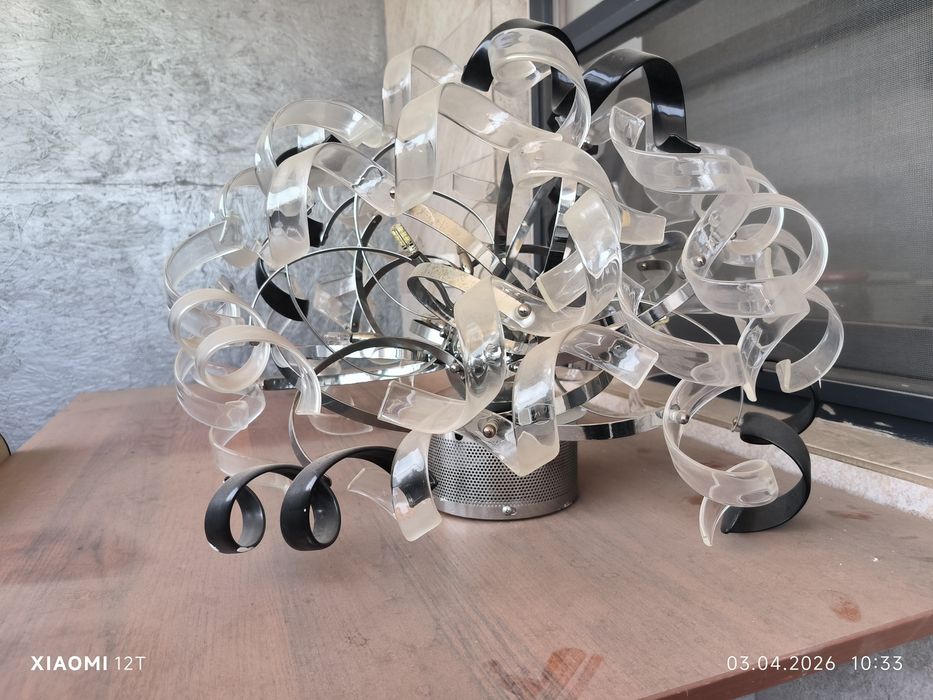 Продаю люстру в хорошем состоянии