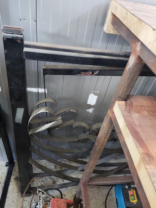 Метален Бар с дървен плот СПЕШНО