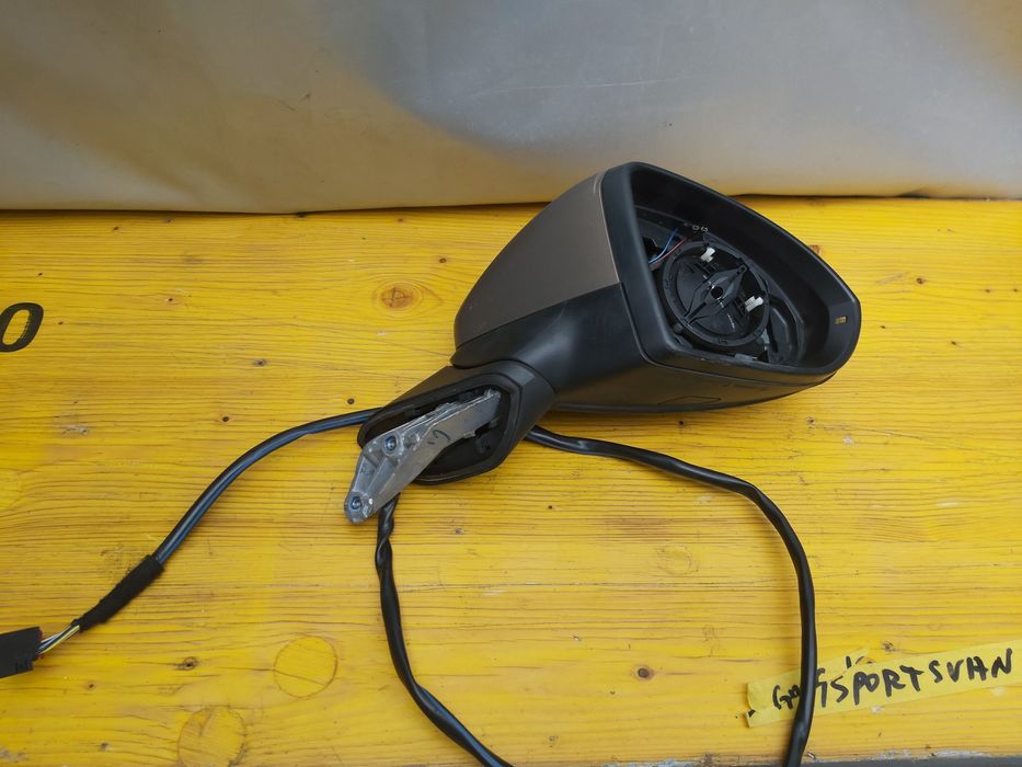 Огледало дясно фолксваген спортсван Голф Vw Sportsvan