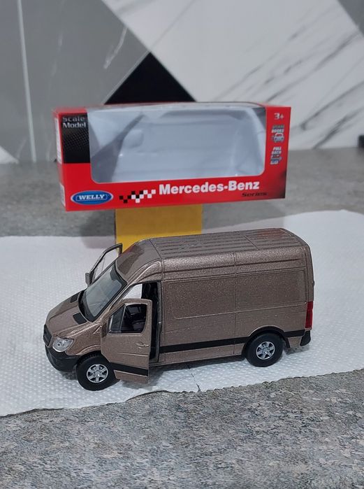 Macheta Mercedes Benz Sprinter Van+motoras-Welly  1/34-masinuța,dubița