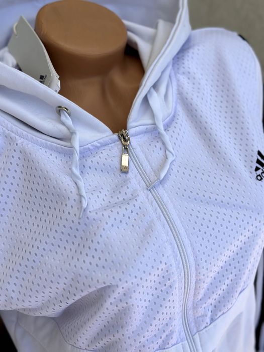 Дамско горнище Adidas - размер М, Ново с етикет
