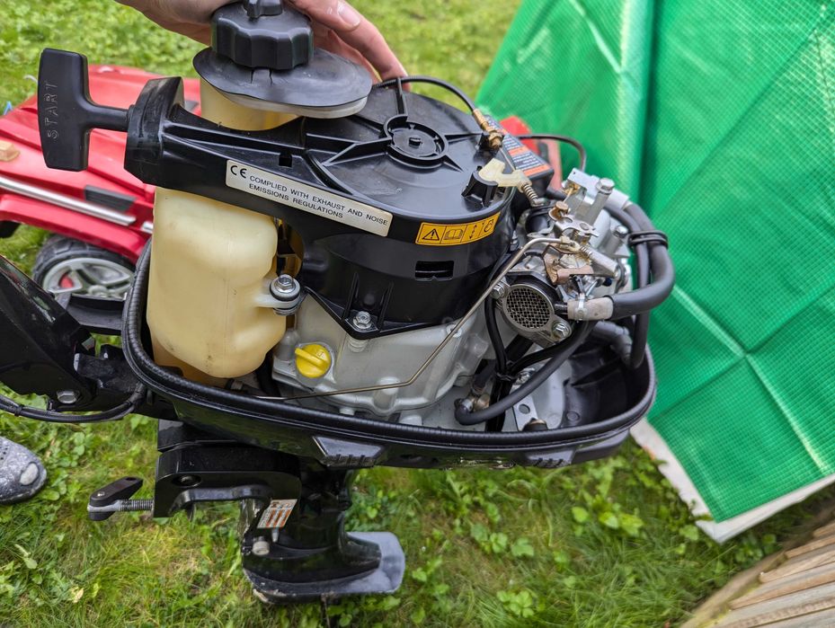 Извънбордов двигател Сузуки 4hp 4 тактов