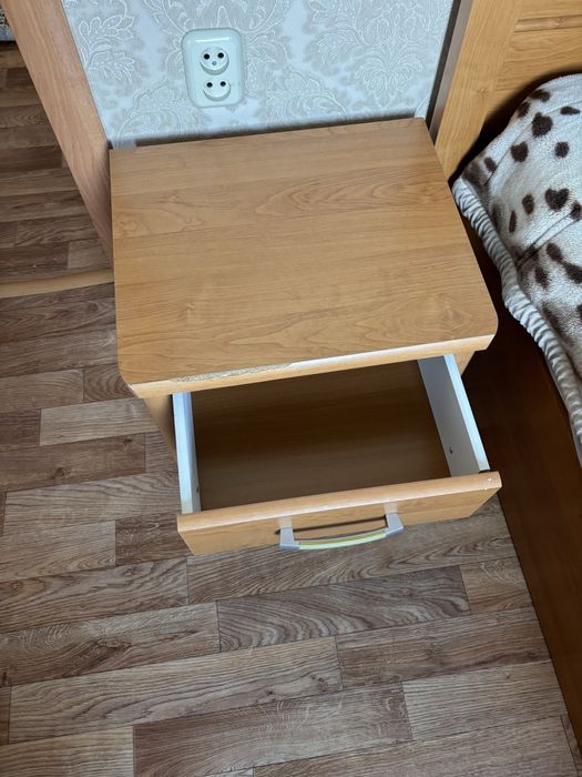 Продам спальный гарнитур