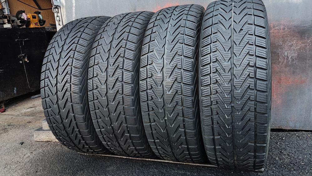 4бр. зимни гуми 235/65/18 Vredestein, XL подсилени
dot21
6.8mm. грайфе