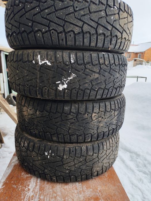 Продам комплект зимних шин