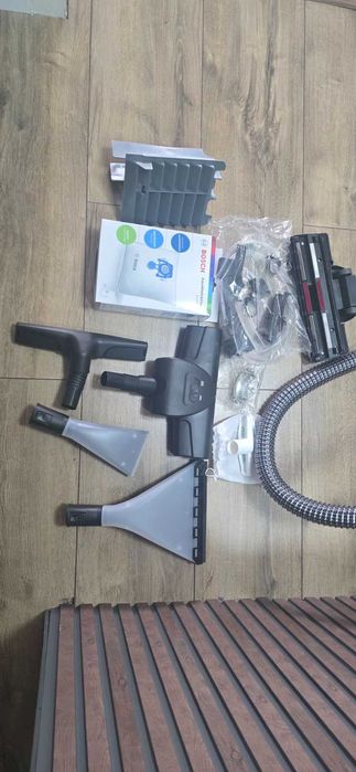 Прахосмукачка ( перачка) за мокро и сухо почистване BWD421PET Серия 4 2100 W