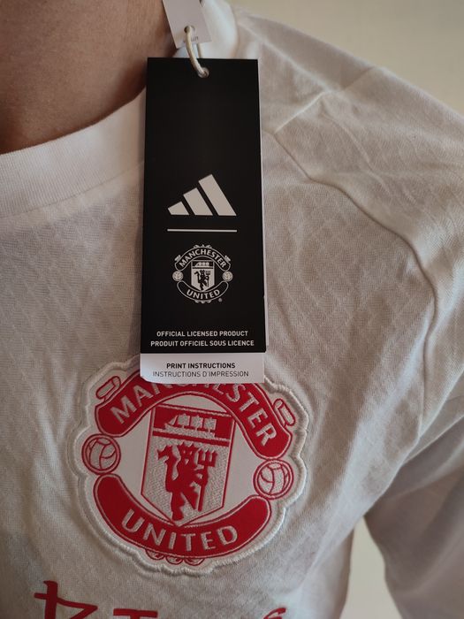 Manchester United Home 23/24 – чисто нова оригинална тениска (S и М)