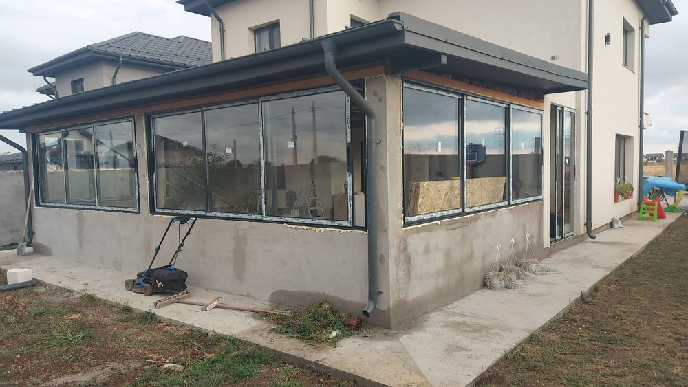 Închideri terase foișoare balcoane cu uși glisante din aluminiu