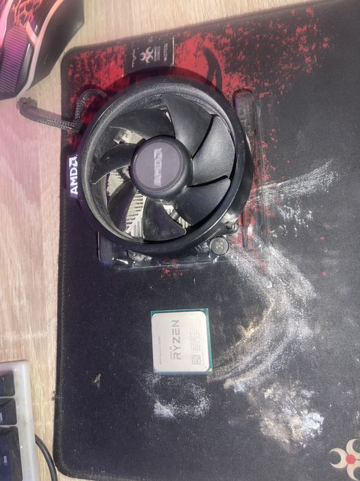 Vand Procesor AMD Ryzen 3 2200g