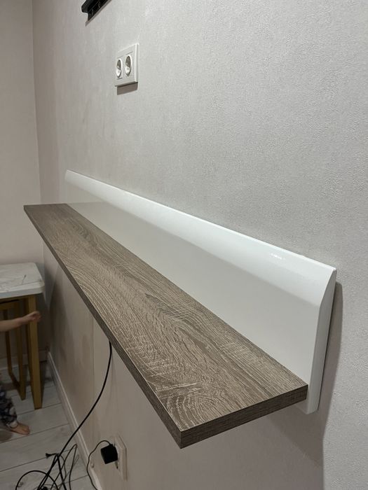 Продам полку под тв