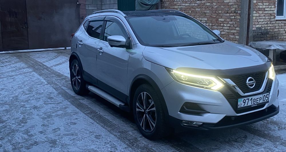 Qashqai подножка