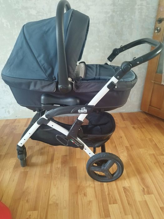 Vînd Cărucior folosit