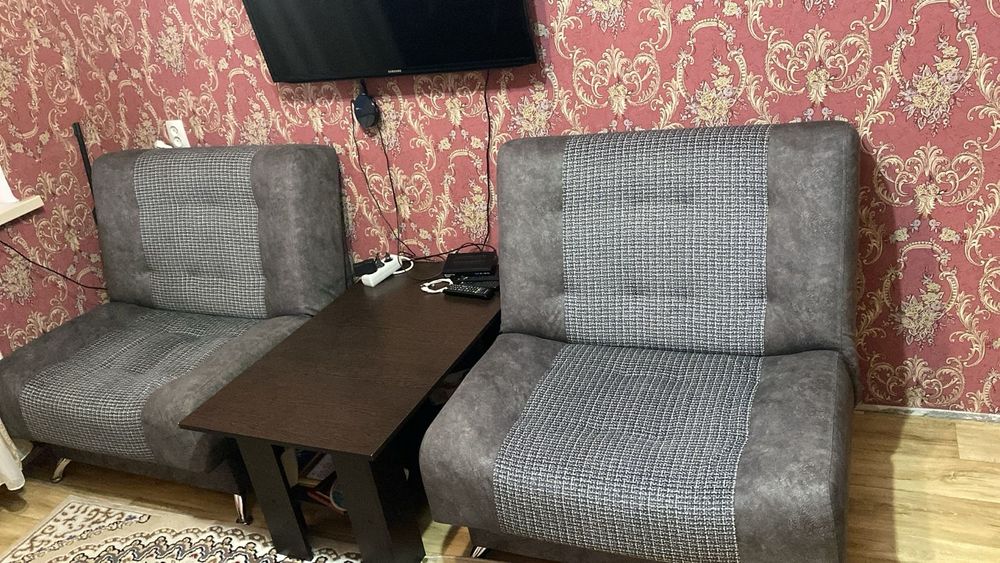 Продам диван и два кресла