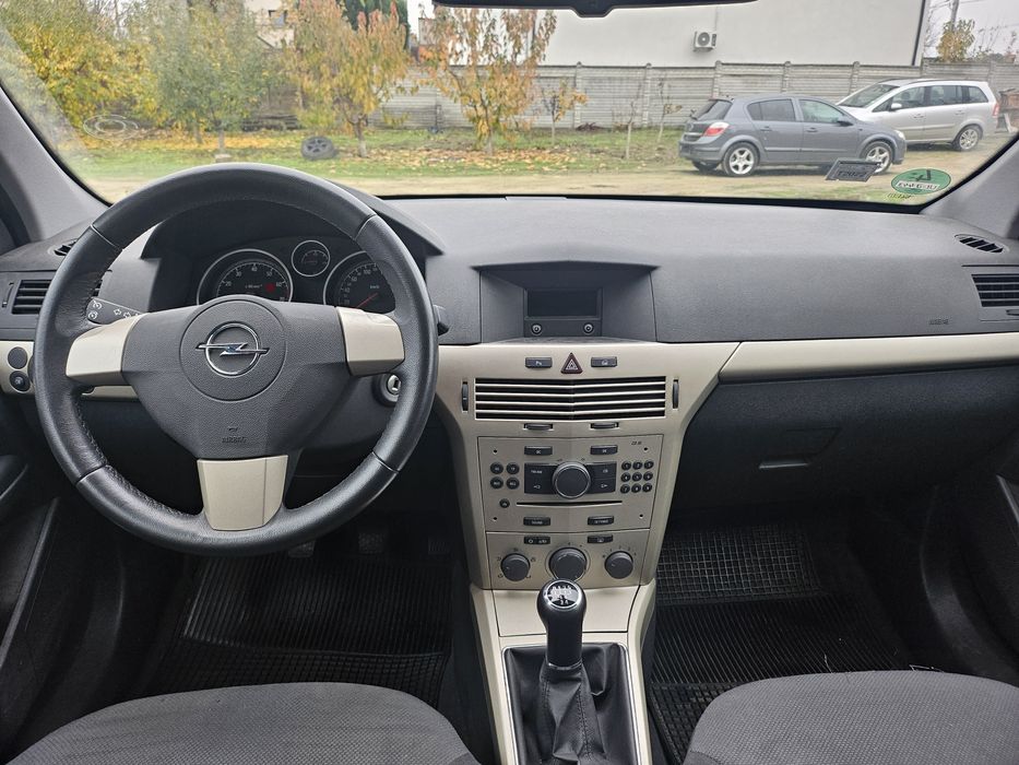 Opel astra benzină