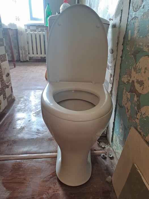 Продам унитаз в хорошем состоян Доставка нет..