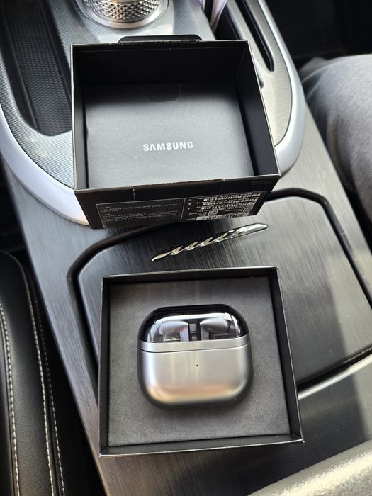 Продам наушник Buds3 Pro