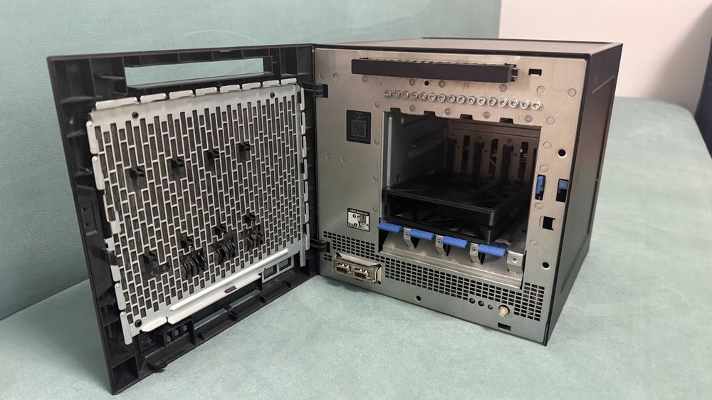 HPE ProLiant MicroServer Gen10 - AMD Opteron X3418