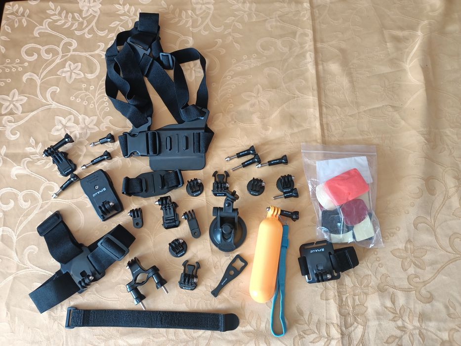 Vând DJI Osmo Action 4 Adventure Combo + Kit 53+1 accesorii + cutie