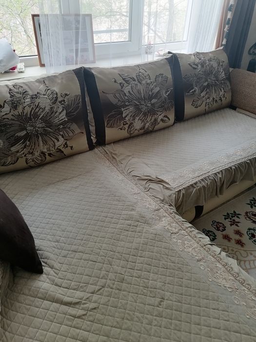 Диван для гостиной