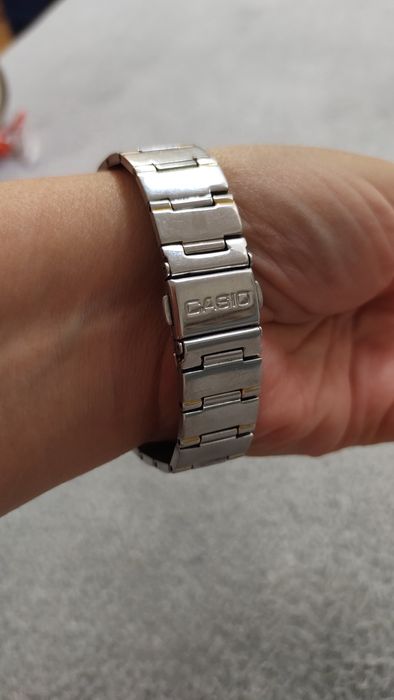 Ceas Casio de dama cu baterie , functional