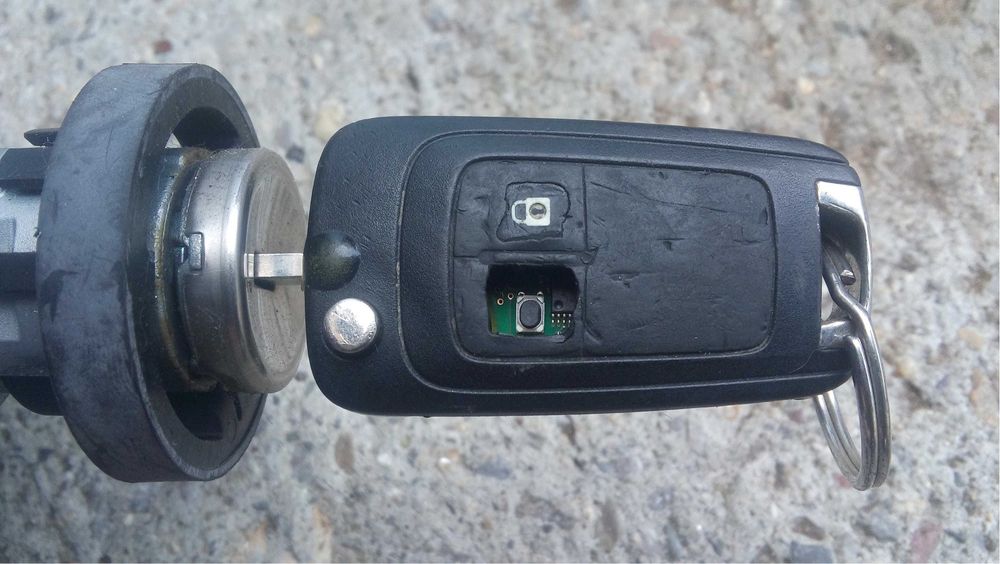 Контактен ключ Opel Astra J / Опел Астра Ж