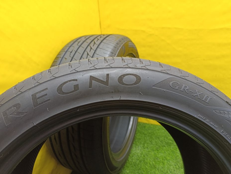 Шины 255 45 R18 Bridgestone 2шт