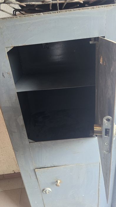 Металический сейф