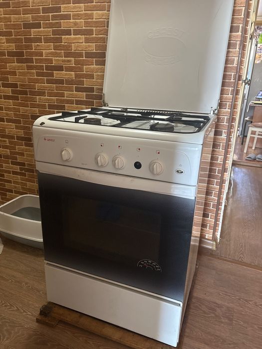 Газовая плита, б\у, отсутствует один включатель