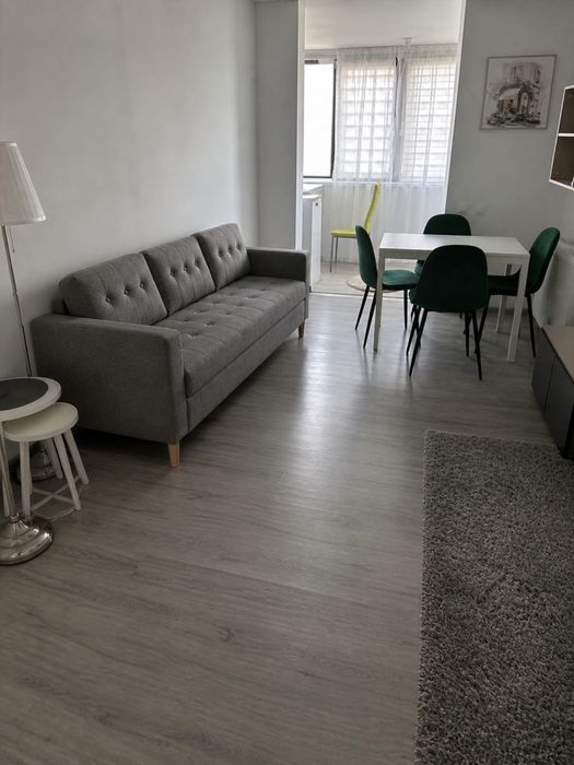 Inchiriez apartament 3 camere
