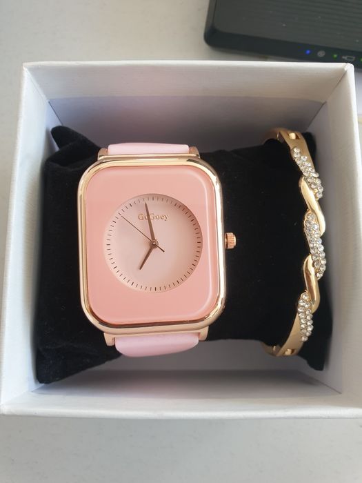 Нов комплект часовник и гривна