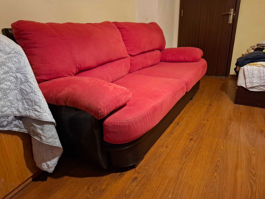 Продавам диван втора употреба