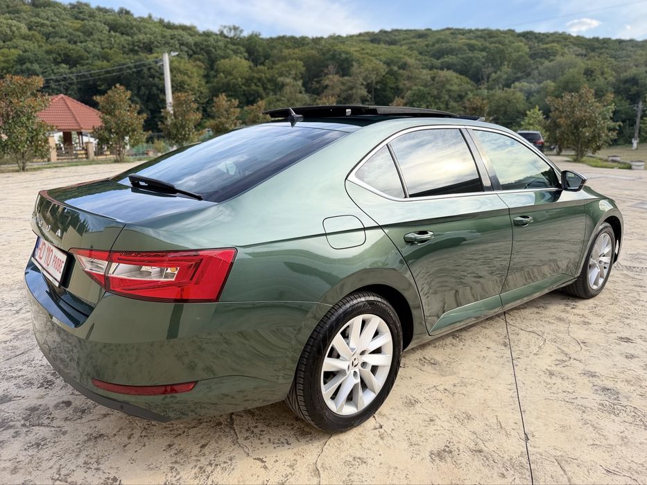 SKODA Superb 2021 — imagine 21