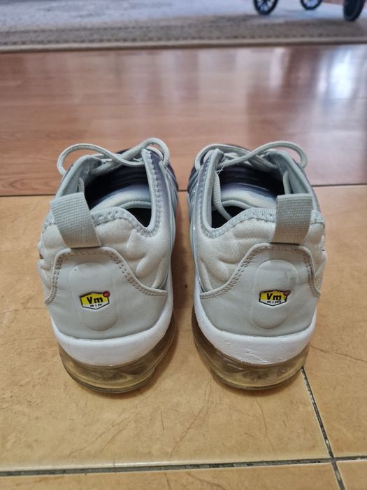 Dior и Nike Air Max — кроссовки б/у
