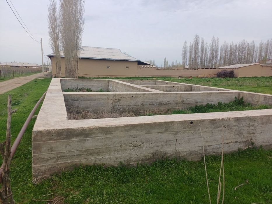 Участка сотилади