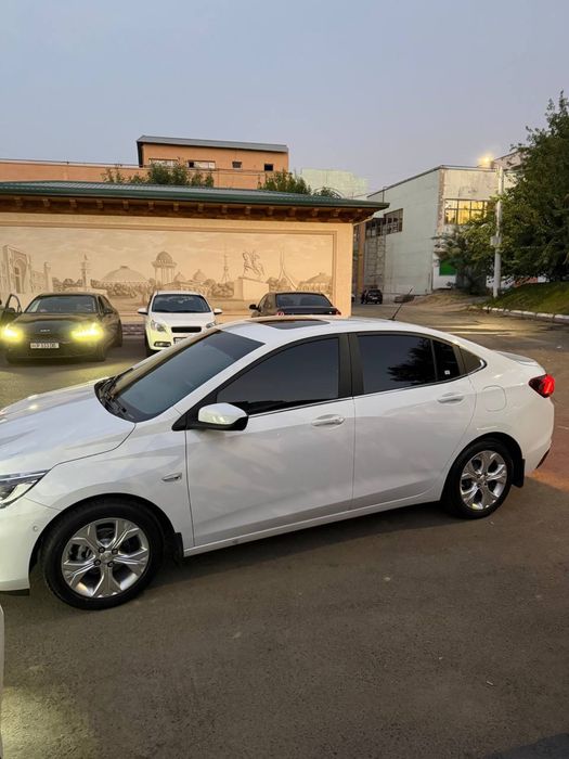 Chevrolet onix 2024 premier plus 3 ta detalda kraska bor tayyor mowina