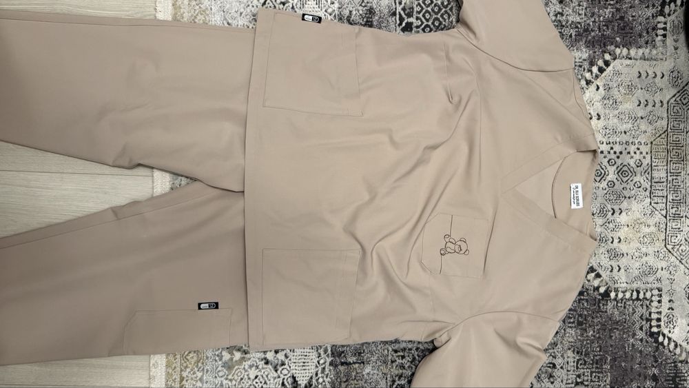 Costum medical femei bej