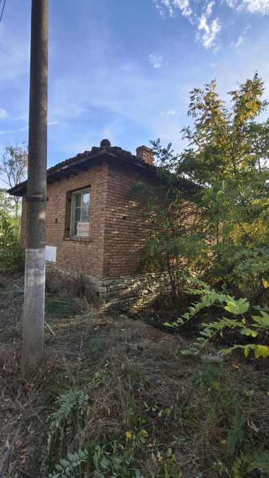 Продавам къща село Медово