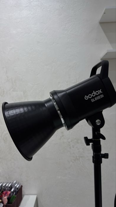 Продам постоянный свет Godox SL60 BI