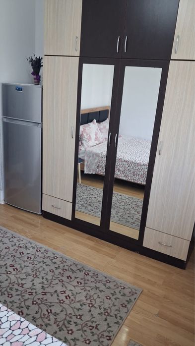 Inchiriez cameră cămin piata Nicolina
