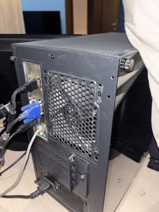 Custom компютър!