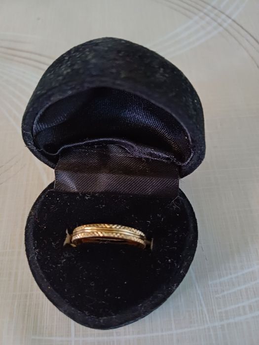 Продавам пръстени