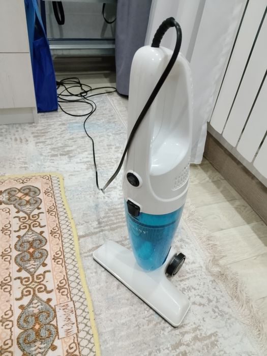 Продается мини швейная машинка