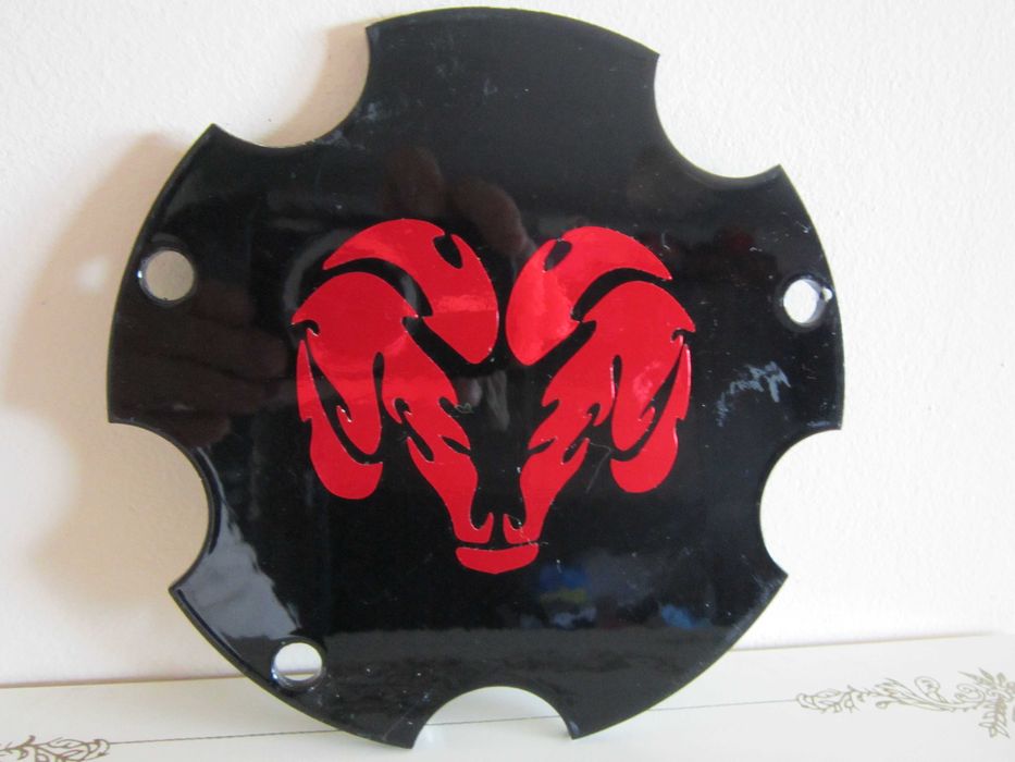 Emblema auto logo Dodge metalic Cap Berbec alb/negru si rosu/negru