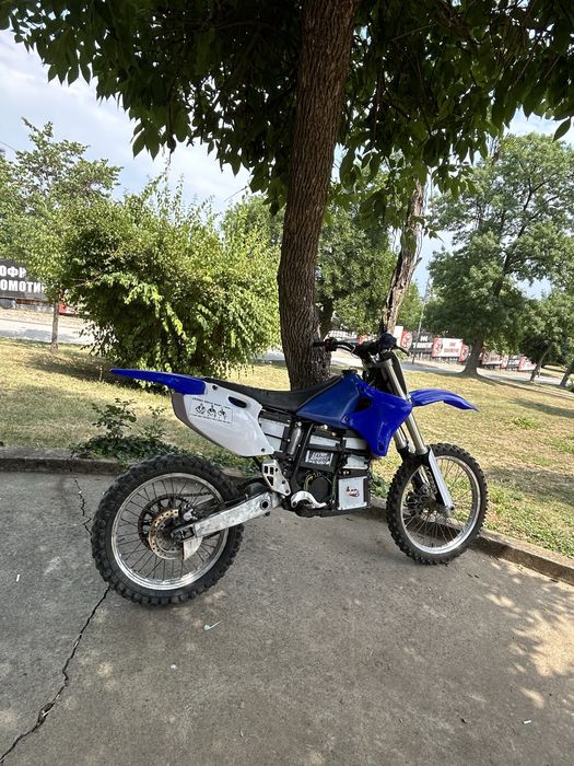 Yamaha yzf електрически мотор