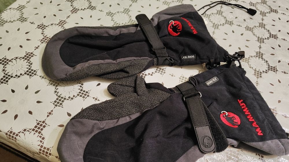 Зимни ръкавици Mammut