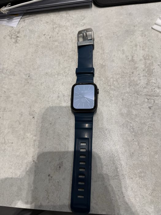 Продаю Apple Watch series 5(44mm)