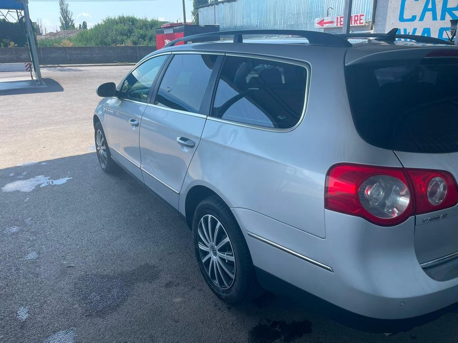 Vând Volkswagen passat citiți anuntul