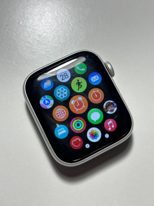 Apple watch series 5 (44мм)